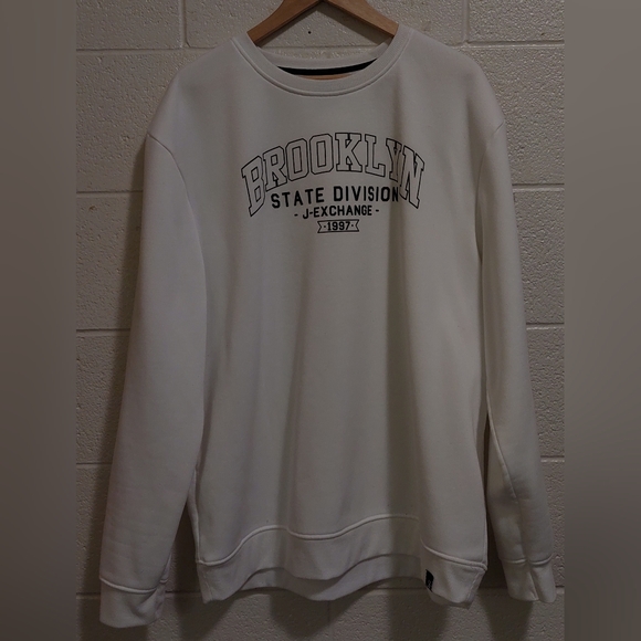 Oversized White Sweater - Picture 3 of 5